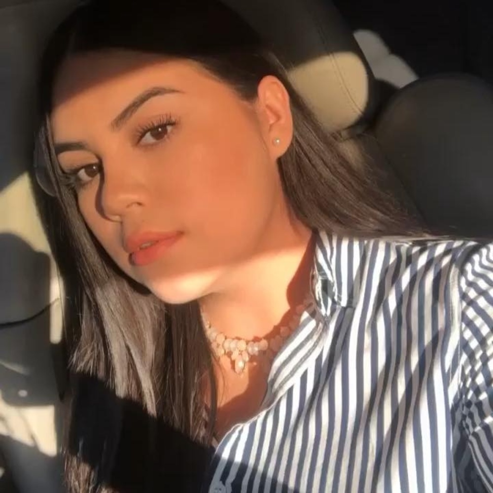 Meet your Posher, Daniela